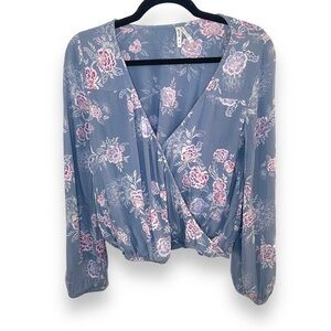 Adorable spring long sleeve blouse Mudd size medium